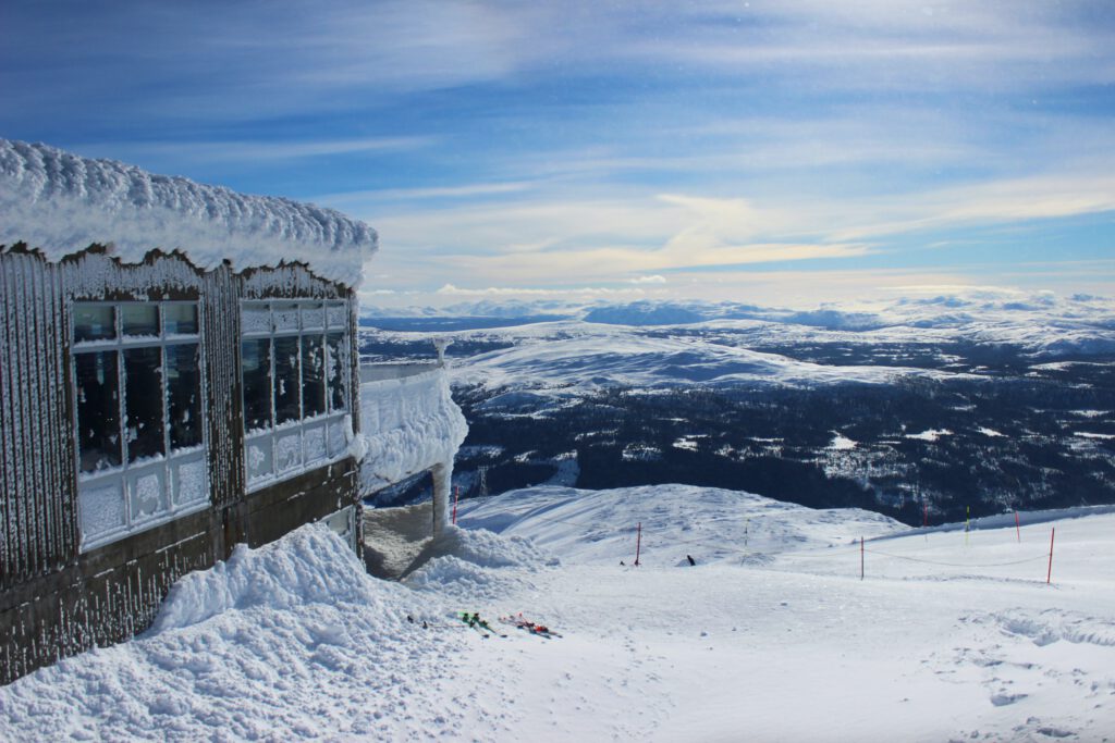 A modern and well-equipped skiing facility in Åre, Sweden, ready to welcome winter sports enthusiasts.